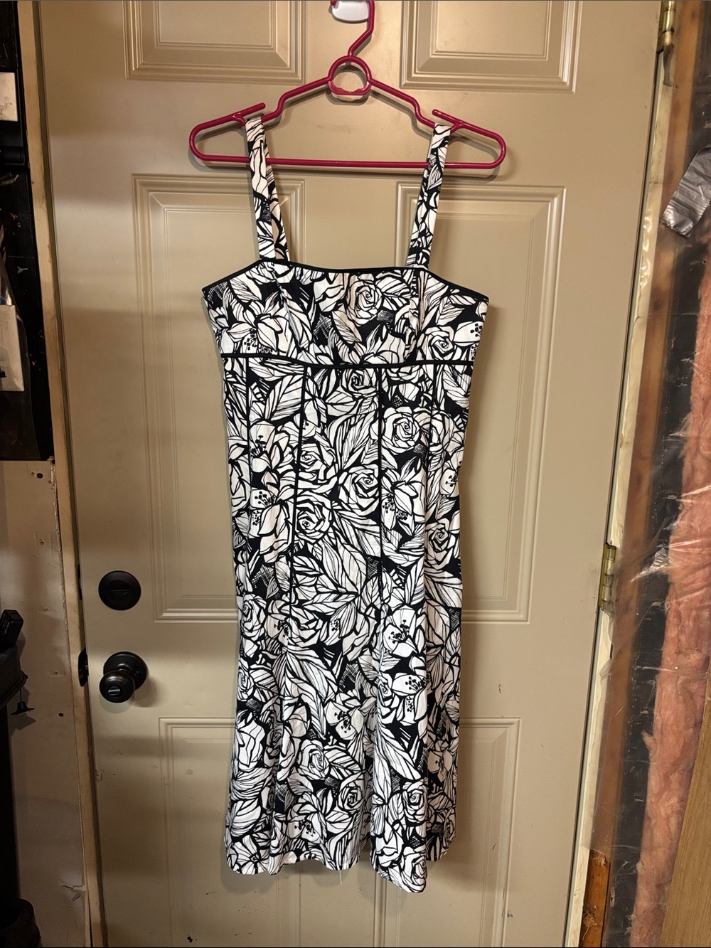 Black & White Floral Midi Dress with Square Neckline b232